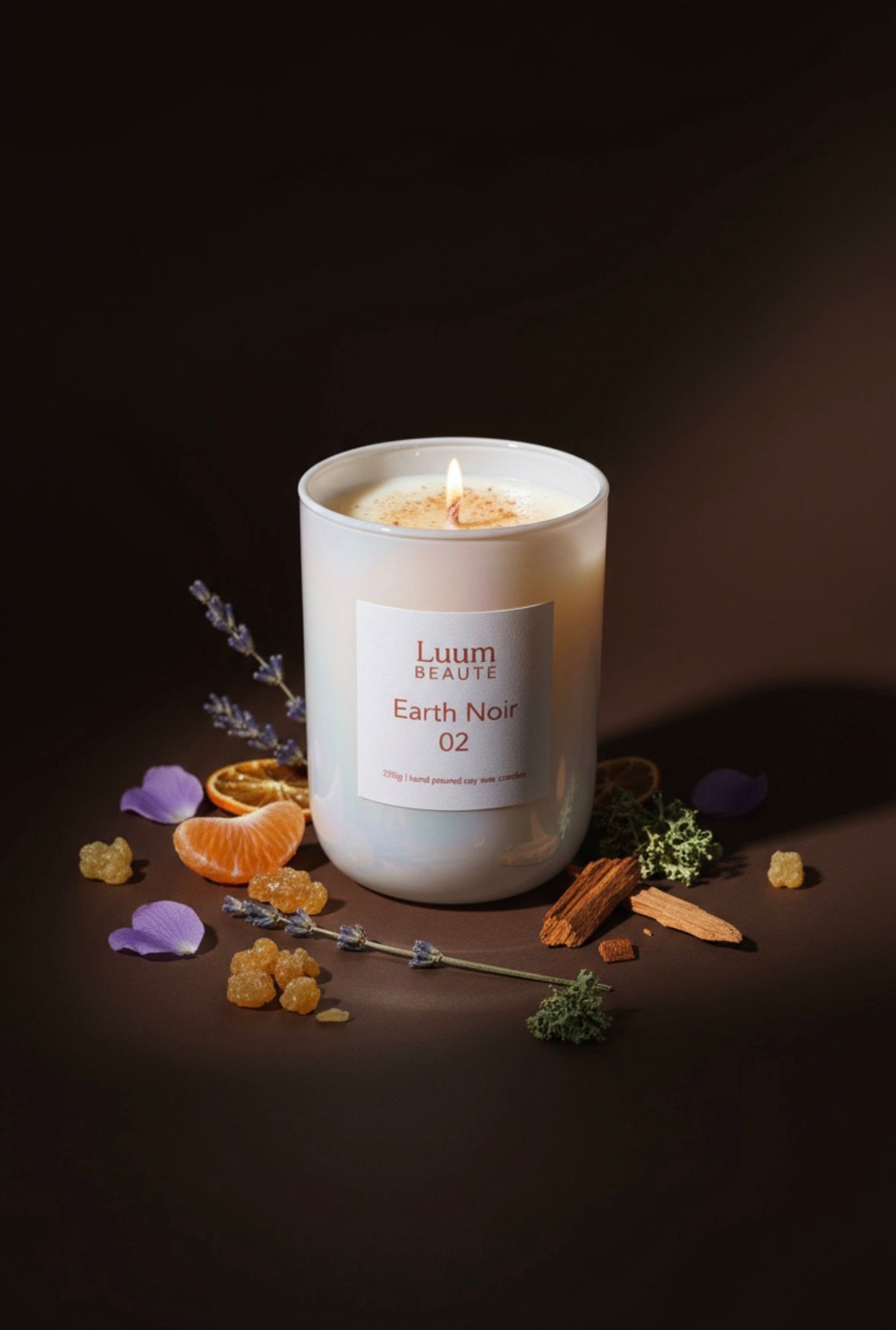 Earth Noir 02 Scented Candle - Image 2